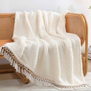 Light Cream Farmhouse Cozy Sherpa Bohemian Tassel Thick Throw Sofa/Bed Blanket